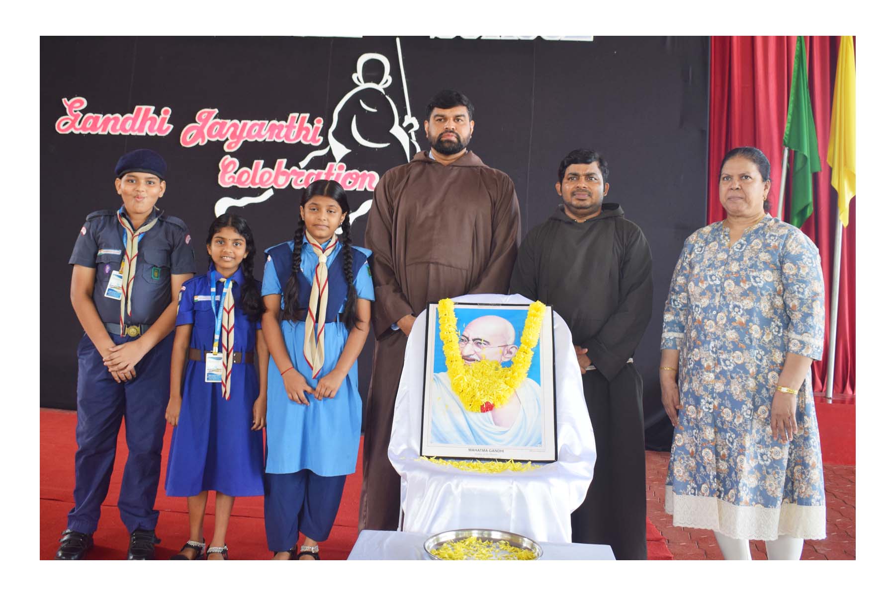 ರಾಷ್ಟ್ರಪಿತ ಮಹಾತ್ಮ ಗಾಂಧಿಯವರ ಜನ್ಮದಿನ ಆಚರಣೆ -ಟ್ರಿನಿಟಿ ಸೆಂಟ್ರಲ್ ಶಾಲೆ