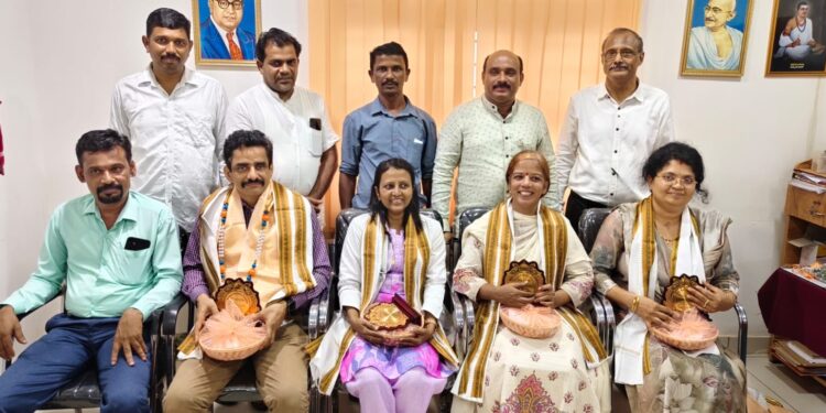 ಸರಕಾರಿ ಆಸ್ಪತ್ರೆಯ ವರ್ಗಾವಣೆಗೊಂಡ ವೈದ್ಯರಿಗೆ ರಕ್ಷಾ ಸಮಿತಿಯಿಂದ ಬೀಳ್ಕೊಡುಗೆ
