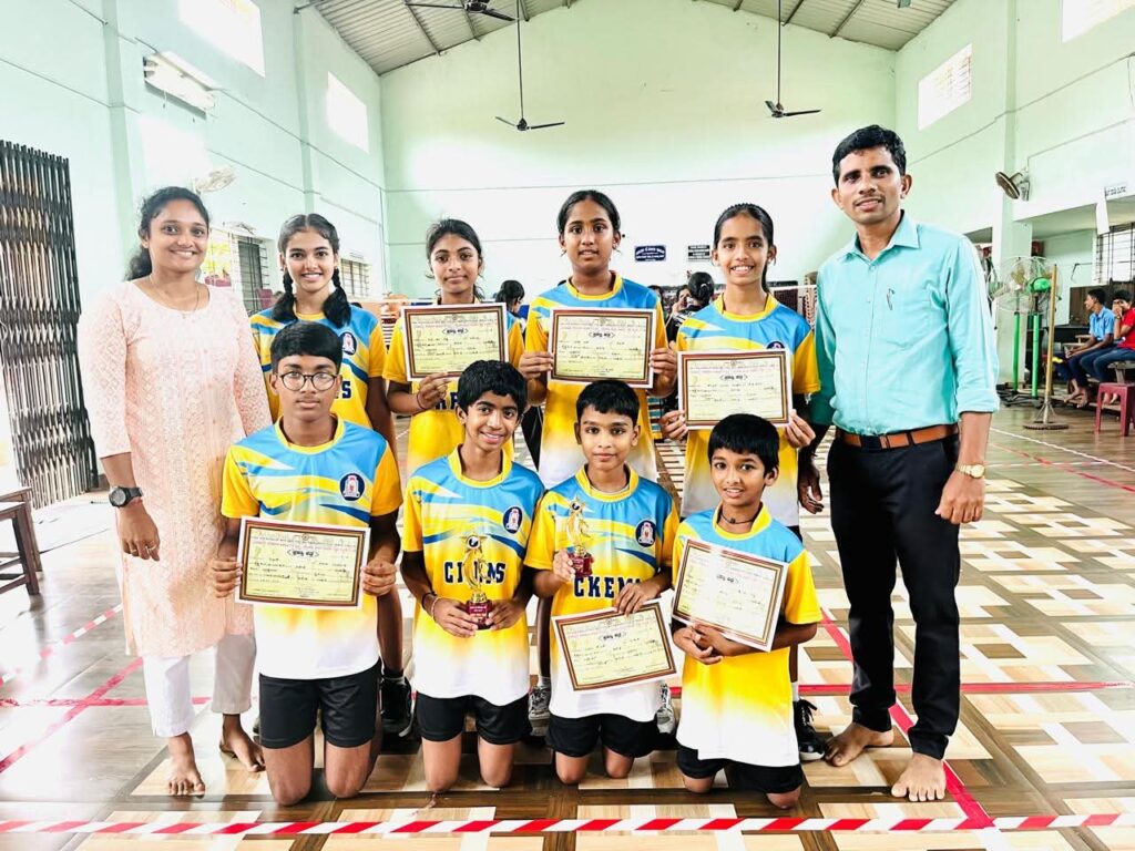 ಕ್ರೈಸ್ಟ್ ಕಿಂಗ್ : ಕಾರ್ಕಳ ವಲಯ ಮಟ್ಟದ ಪ್ರಾಥಮಿಕ ವಿಭಾಗದ ಶಟಲ್ ಬ್ಯಾಡ್ಮಿಂಟನ್ ಪಂದ್ಯಾಟದಲ್ಲಿ ಬಾಲಕಿಯರ ತಂಡ ಪ್ರಥಮ ಮತ್ತು ಬಾಲಕರ ತಂಡ ದ್ವಿತೀಯ ಸ್ಥಾನ ಗಳಿಸಿ ತಾಲೂಕು ಮಟ್ಟಕ್ಕೆ ಆಯ್ಕೆ.