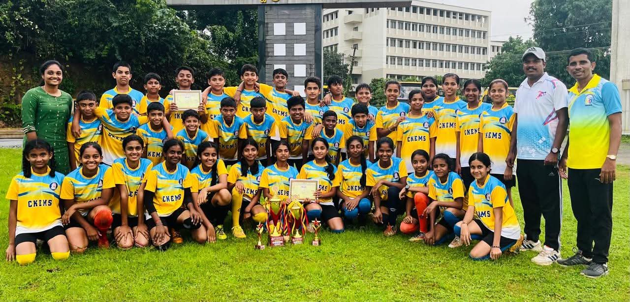 ಕಾರ್ಕಳ ಕ್ರೈಸ್ಟ್ ಕಿಂಗ್: ಫುಟ್ಬಾಲ್ ಪಂದ್ಯಾಟದಲ್ಲಿ ಐದು ವಿದ್ಯಾರ್ಥಿಗಳು ಜಿಲ್ಲಾಮಟ್ಟಕ್ಕೆ ಆಯ್ಕೆ.