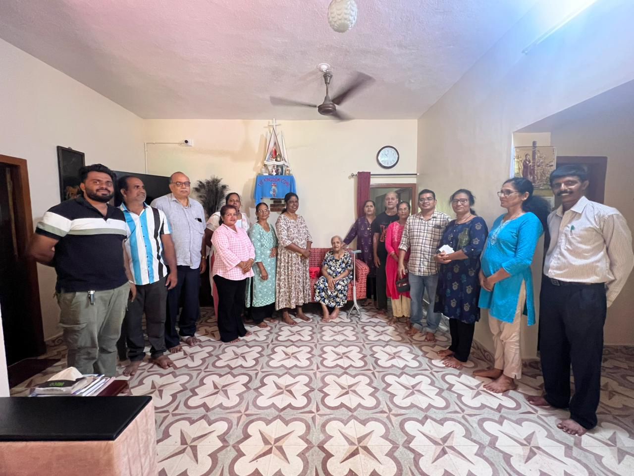 ಕೋಲ್ಕತ್ತಾದ ಸಂತ ಮದರ್ ತೆರೇಸಾರವರ ಪುಣ್ಯಸ್ಮರಣೆಯ ಅಂಗವಾಗಿ ಗಂಗೊಳ್ಳಿಯ ಕೊಸೆಸಾಂವ್ ಮಾತೆ ಚರ್ಚಿನ ಕಥೊಲಿಕ್ ಸಭಾ ಘಟಕವು ಚರ್ಚಿನಲ್ಲಿರುವ ಹಿರಿಯರು ಮತ್ತು ಅಸ್ವಸ್ಥರ ಭೇಟಿ ನೀಡಿದರು