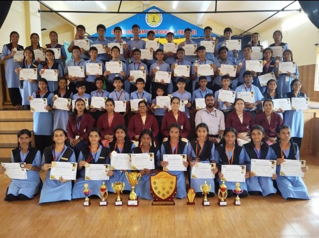 ಆನಂದ್ ಆಶ್ರಮ ಕಾನ್ವೆಂಟ್ ಪ್ರೌಢಶಾಲೆ ಭಟ್ಕಳ. ತಾಲೂಕ ಮಟ್ಟದ ಕ್ರೀಡಾಕೂಟದಲ್ಲಿ ಅತ್ಯುತ್ತಮ ಸಾಧನೆ.ತಾಲೂಕಾ ವೀರಾಗ್ರಣಿ ಜಿಲ್ಲಾ ಮಟ್ಟಕ್ಕೆ ಆಯ್ಕೆ