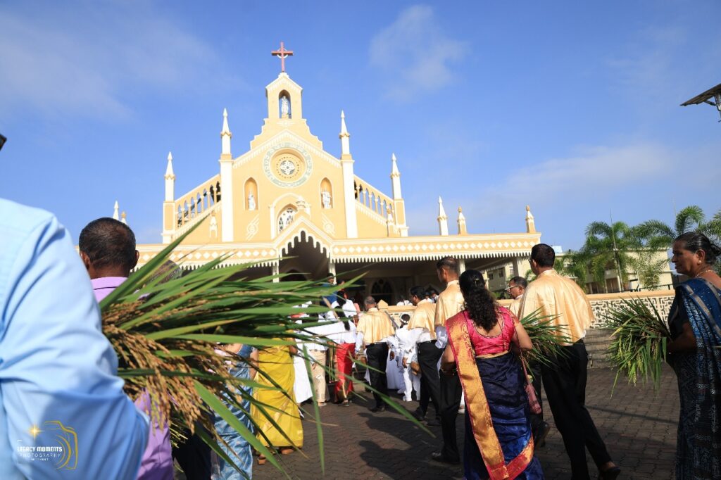 ಶಿರ್ವ: ಉಡುಪಿ ಕೇಥೋಲಿಕ್ ಧರ್ಮಪ್ರಾಂತ್ಯದ ಶಿರ್ವ ವಲಯದ ಪ್ರಮುಖ್ಯ ಚರ್ಚ್ ಶಿರ್ವ ಆರೋಗ್ಯ ಮಾತಾ ದೇವಾಲಯದಲ್ಲಿ ಧರ್ಮಧರ್ಮಗುರು ರೆ. ಫಾ. ಡಾ. ಲೆನ್ಸಿ ಡಿಸೋಜಾ ಅವರ ನೇತೃತ್ವದಲ್ಲಿ ತೆನೆ  ಹಬ್ಬ ಸೆ. 8 ರಂದು ನಡೆಯಿತು