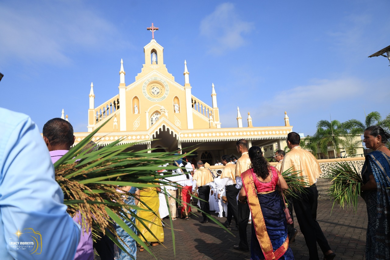 ಶಿರ್ವ: ಉಡುಪಿ ಕೇಥೋಲಿಕ್ ಧರ್ಮಪ್ರಾಂತ್ಯದ ಶಿರ್ವ ವಲಯದ ಪ್ರಮುಖ್ಯ ಚರ್ಚ್ ಶಿರ್ವ ಆರೋಗ್ಯ ಮಾತಾ ದೇವಾಲಯದಲ್ಲಿ ಧರ್ಮಧರ್ಮಗುರು ರೆ. ಫಾ. ಡಾ. ಲೆನ್ಸಿ ಡಿಸೋಜಾ ಅವರ ನೇತೃತ್ವದಲ್ಲಿ ತೆನೆ  ಹಬ್ಬ ಸೆ. 8 ರಂದು ನಡೆಯಿತು