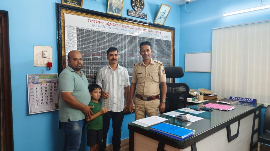 ಸಿಕ್ಕಿದ ಚಿನ್ನದ ಸರ ಹಿಂದಿರುಗಿಸಿ ಪ್ರಾಮಾಣಿಕತೆ ಮೆರೆದ ಗಂಗೊಳ್ಳಿ ಪೊಲೀಸ್ ಕಾನ್ಸ್‌ಟೇಬಲ್