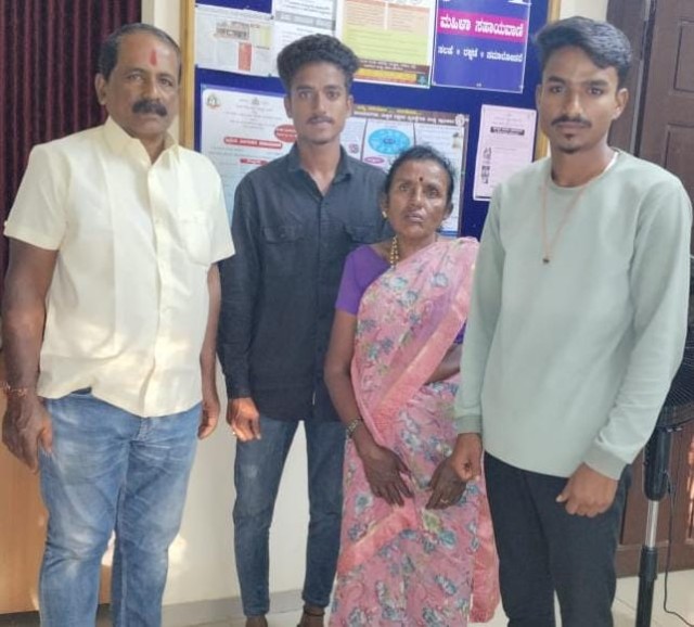 ರಕ್ಷಿಸಲ್ಪಟ್ಟ ಮಹಿಳೆ ಸಂಬಂಧಿಕರ ವಶ