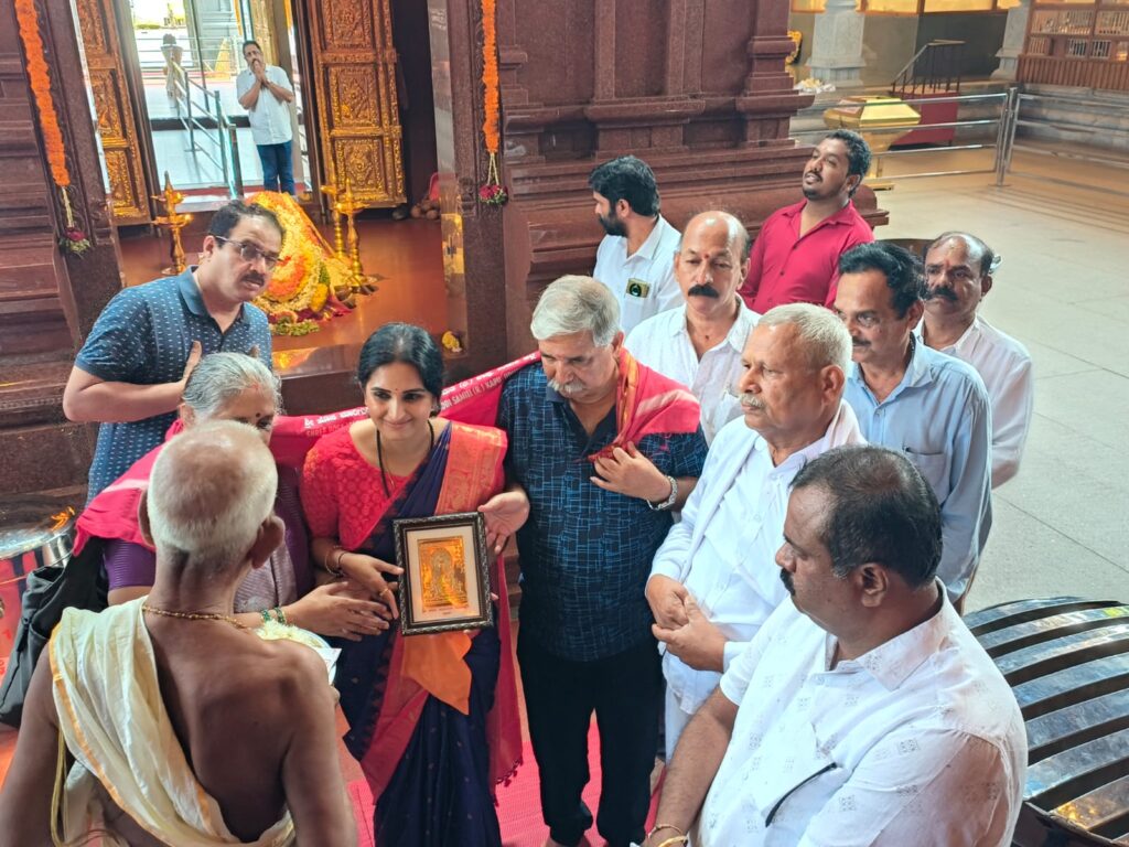 ಕನ್ನಡ ಕಿರುತೆರೆ ನಟಿ ಮತ್ತು ಬಿಗ್ ಬಾಸ್ ಖ್ಯಾತಿಯ ಕಾವ್ಯ ಶಾಸ್ತ್ರಿ : ಕಾಪು ಮಾರಿಯಮ್ಮ ದರುಶನ