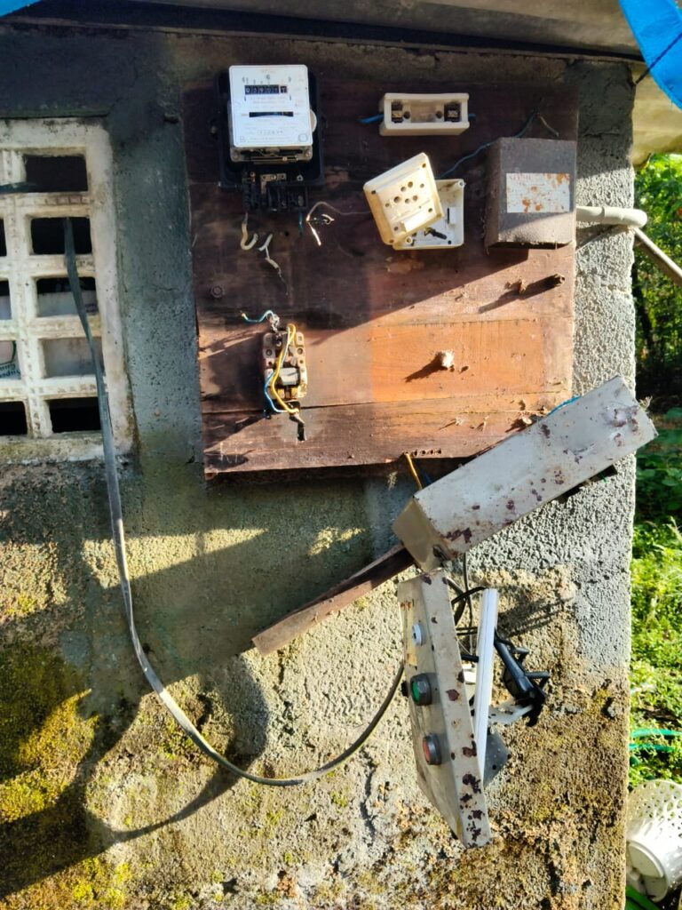 ಪಂಪ್ ಶೆಡ್ಡಿಗೆ ಸಿಡಿಲು ಬಡೆದು ಹಾನಿ