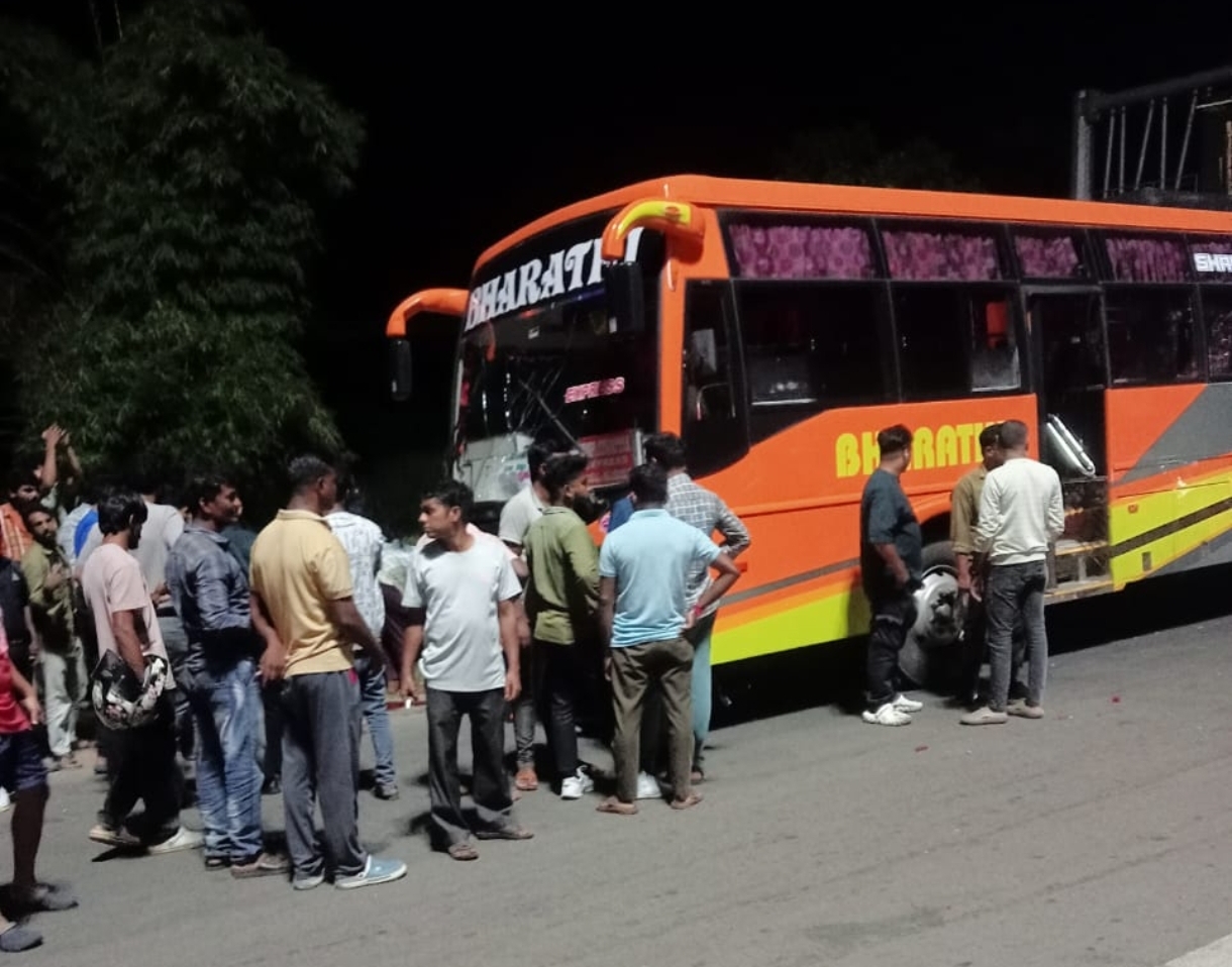 ಭೀಕರ ಅಪಘಾತ; ಬೈಕ್ ಸವಾರ ಮೃತ್ಯು