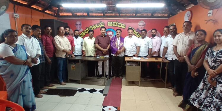 ವಿಟ್ಲ ಪಟ್ಟಣ ಪಂಚಾಯತ್ ನ ಎರಡನೇ ಅವಧಿಯ ಸ್ಥಾಯಿ ಸಮಿತಿಯ ಅಧ್ಯಕ್ಷರಾಗಿ ಅಶೋಕ್ ಕುಮಾ‌ರ್ ಶೆಟ್ಟಿಯವರು ಅವಿರೋಧವಾಗಿ ಆಯ್ಕೆ