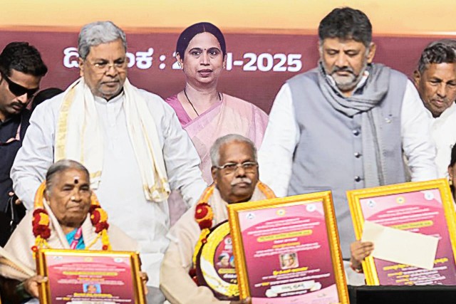 ಕಲಾಕ್ಷೇತ್ರದಲ್ಲಿ ಶ್ರೀ ಪಿ. ಎನ್. ಆಚಾರ್ಯರಿಗೆ ರಾಜ್ಯ ಪ್ರಶಸ್ತಿ