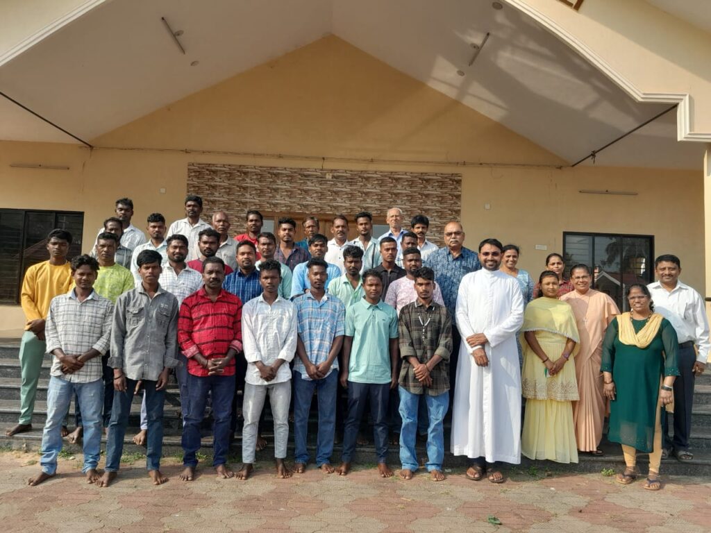 ಗಂಗೊಳ್ಳಿ ಚರ್ಚ್ ನಲ್ಲಿ ಕಥೊಲಿಕಾ ವಲಸೆ ಕಾರ್ಮಿಕರೊಂದಿಗೆ ಸಹಮಿಲನ ಹಾಗೂ ಹೊಸ ವರ್ಷಾಚರಣೆ ಕಾರ್ಯಕ್ರಮ