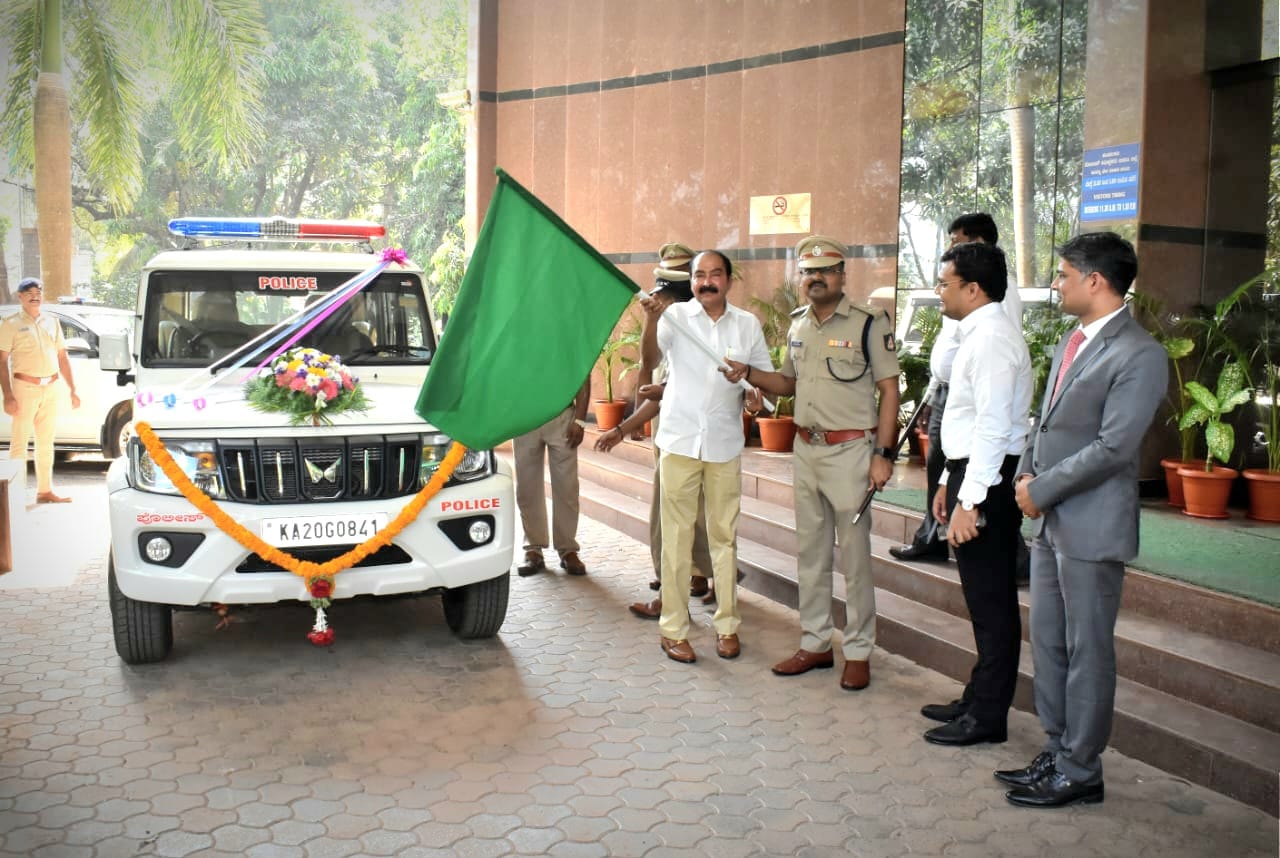 ಸಾಗರ್ ರತ್ನ – ಓಶಿಯನ್ ಪರ್ಲ್ ಗ್ರೂಪ್ ಆಫ್ ಹೋಟೆಲ್ಸ್ ಮಾಲೀಕರುಬೊಲೆರೋ ಜೀಪ್ ನ್ನು ಉಡುಪಿ ಜಿಲ್ಲಾ ಪೊಲೀಸ್ ಇಲಾಖೆಗೆ ಹಸ್ತಾಂತರ