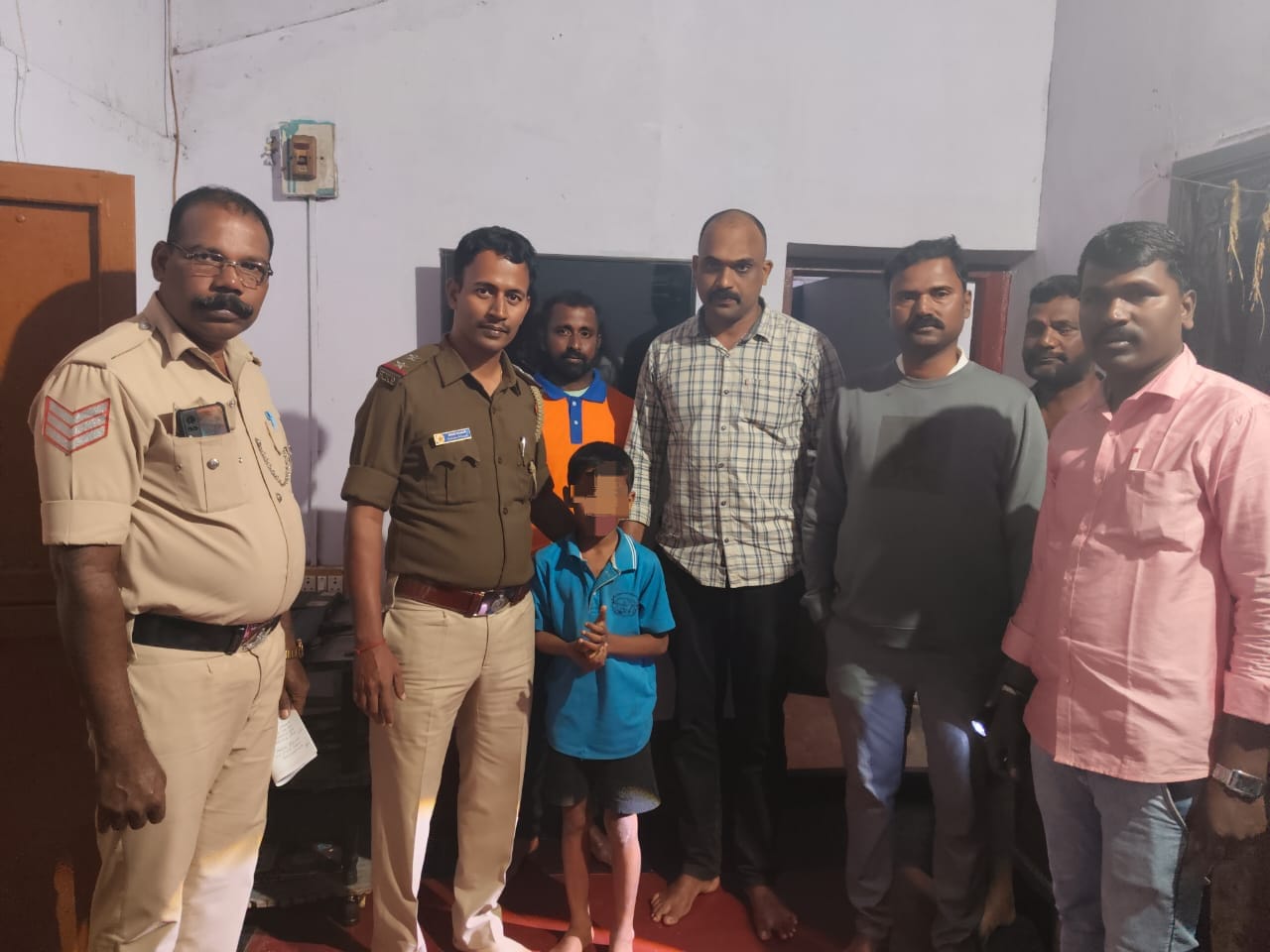 ಉಡುಪಿ ಜಿಲ್ಲೆಯ ಗಂಗೊಳ್ಳಿ ಠಾಣಾ ವ್ಯಾಪ್ತಿಯ ಗುಜ್ಜಾಡಿ ಗ್ರಾಮದ ಬೇಣ್ಗೇರೆ ಎಂಬಲ್ಲಿ ಕಾಣೆಯಾದ ಅಪ್ರಾಪ್ತ ಬಾಲಕ ಸಮೃದ್ಧ ಎಂಬಾತನನ್ನು ಪತ್ತೆ ಮಾಡಿದ ಬಗ್ಗೆ*