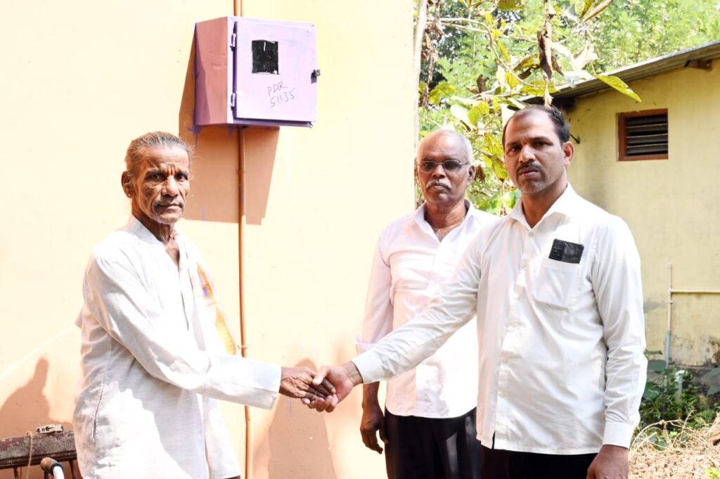 ಬ್ರಹ್ಮಾವರ :ವಿದ್ಯುತ್ ಸಂಪರ್ಕ ಕೊಡುಗೆ