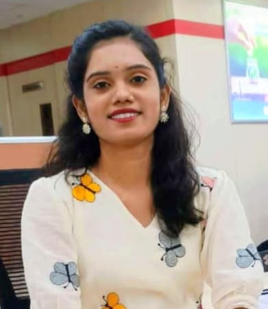 ರಸ್ತೆ ದಾಟುತ್ತಿದ್ದ ವೇಳೆ ಬೈಕ್ ಡಿಕ್ಕಿ; ಯುವತಿ ಮೃತ್ಯು.!