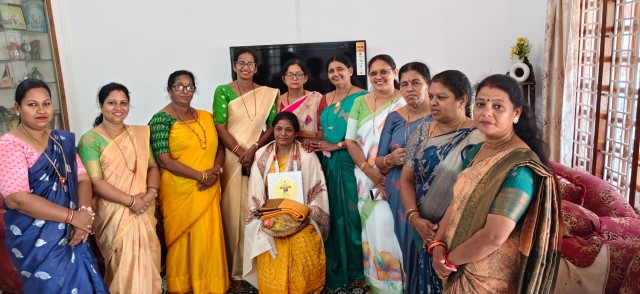 ಜಿಲ್ಲಾ ಮಹಿಳಾ ಕಾಂಗ್ರೆಸ್ ವತಿಯಿಂದ ವಿಶ್ವ ಮಹಿಳಾ ದಿನಾಚರಣೆ ಪ್ರಯುಕ್ತ ಡಾಕ್ಟರ್ ಗೀತಾ ದಿನೇಶ್ ಪುತ್ರನ್ ಅವರನ್ನು ಗೌರವಿಸಲಾಯಿತು