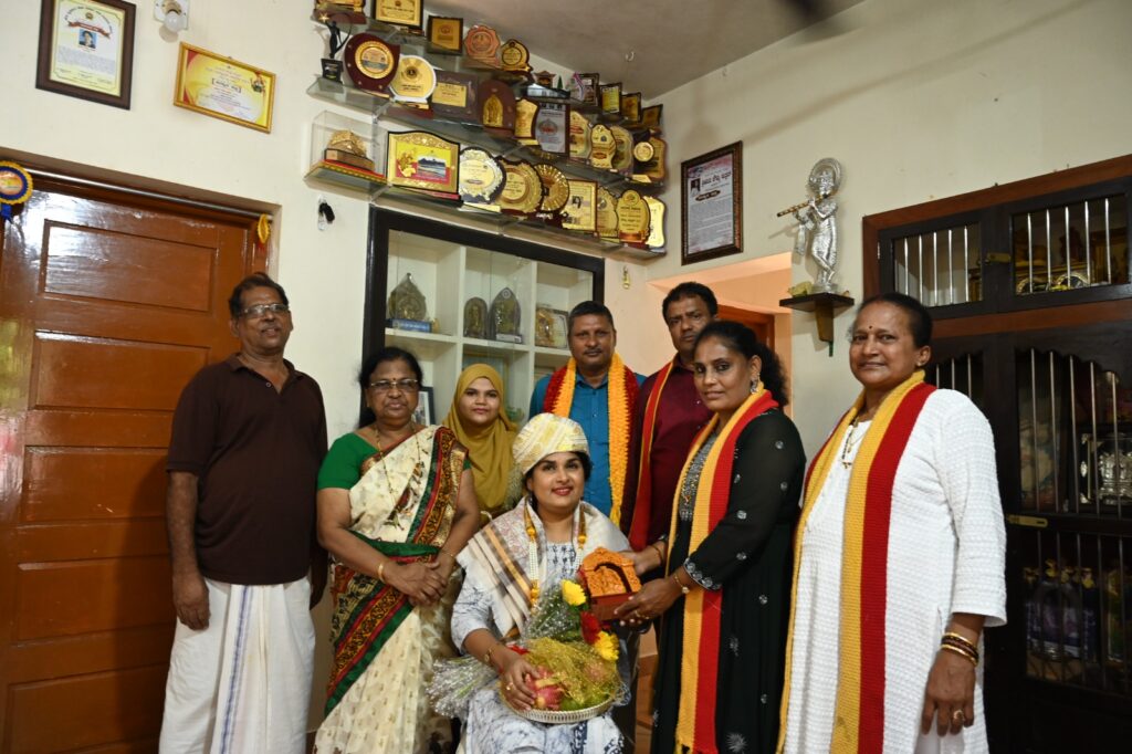 ಕರ್ನಾಟಕ ರಕ್ಷಣಾ ವೇದಿಕೆ ಮಹಿಳಾ ಘಟಕದ ವತಿಯಿಂದ ವಿಶ್ವ ಮಹಿಳಾ ದಿನಾಚರಣೆ ಪ್ರಯುಕ್ತ ಸನ್ಮಾನ*