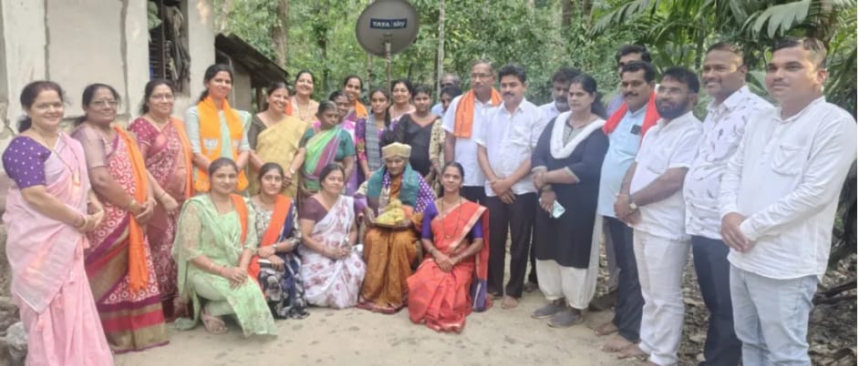 ರಾಜ್ಯ ಜಾನಪದ ಪ್ರಶಸ್ತಿ ಪುರಸ್ಕೃತ ಕಬ್ಬಿನಾಲೆ ಗುಲಾಬಿಗೆ ಅಭಿನಂದನೆ