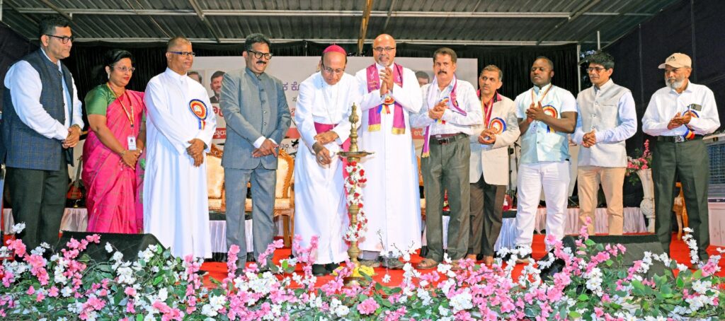 ಕರ್ನಾಟಕ ಕೊಂಕಣಿ ಸಾಹಿತ್ಯ ಅಕಾಡೆಮಿ : ವರ್ಷದ ಗೌರವ ಮತ್ತು ಪುಸ್ತಕ ಪ್ರಶಸ್ತಿ ಪ್ರಧಾನ