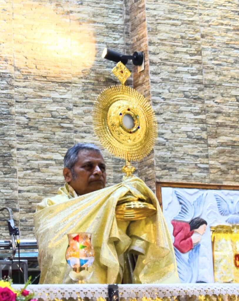 ಸೇಕ್ರೆಡ್ ಹಾರ್ಟ್ ಚರ್ಚ್ ಕೊಳಲಗಿರಿ ಧರ್ಮ ಗುರುಗಳಾದ ಅತೀ ವಂದನಿಯ ಜೋಸೆಫ್ ಮಾಚಾದೋ ಅವರ ಪೌರೋಹಿತ್ಯದ 40ನೇ ವಾರ್ಷಿಕೋತ್ಸವದ ಆಚರಣೆ