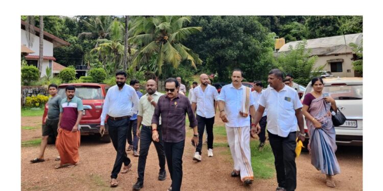 ಕುಮಾರಧಾರ ನದಿ ಬಳಿ ಅಭಿವೃದ್ಧಿ ಕಾರ್ಯಗಳಿಗೆ ಶಾಸಕರಿಂದ ಸ್ಥಳ ಪರಿಶೀಲನೆ.