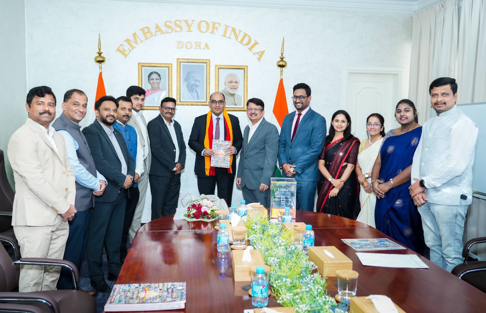 ಕನ್ನಡ ಕಲಿಕೆ ಹಾಗೂ ಕತಾರ್‌ನ ಸ್ಥಳೀಯ ಸಮುದಾಯದಲ್ಲಿ ಭಾರತೀಯ ಸಂಸ್ಕೃತಿ ಪ್ರಚಾರಕ್ಕೆ ಆದ್ಯತೆ ನೀಡಿ: ಕರ್ನಾಟಕ ಸಂಘದ ನೂತನ ಸಮಿತಿಗೆ ರಾಯಭಾರಿ ಮಾನ್ಯ ಶ್ರೀ ವಿಪುಲ್ ಕರೆ*