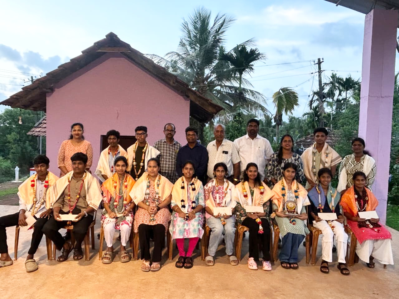 ಉಪ್ಪೂರು 1ನೇ ವಾರ್ಡ್ ಅಭಿವೃದ್ಧಿ ಸಮಿತಿವಿದ್ಯಾರ್ಥಿವೇತನ, ಪ್ರೋತ್ಸಾಹಧನ ವಿತರಣೆ ಹಾಗೂ ಪ್ರತಿಭಾ ಪುರಸ್ಕಾರ