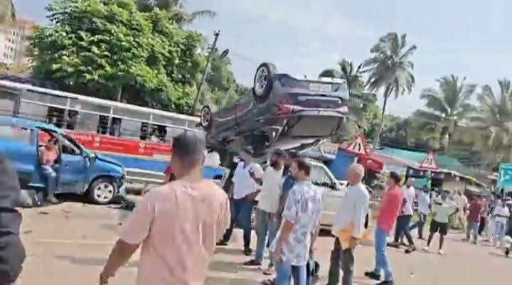 ಗೋವಾ: ಬಂಬೋಲಿಂ ಫ್ಲೈಓವರ್‌ನಲ್ಲಿ ಬಹುವಾಹನಗಳ ಸರಣಿ ಅಪಘಾತ – ಮತ್ತೊಂದು ವಾಹನದ ಮೇಲೆಯೇ ಉರುಳಿದ ಹ್ಯೂಂಡೈ i20