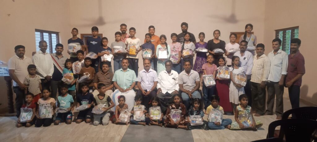 “ಉಚಿತ ಪುಸ್ತಕ ಹಾಗೂ ಕಲಿಕಾ ಸಾಮಗ್ರಿ ವಿತರಣಾ ಕಾರ್ಯಕ್ರಮ