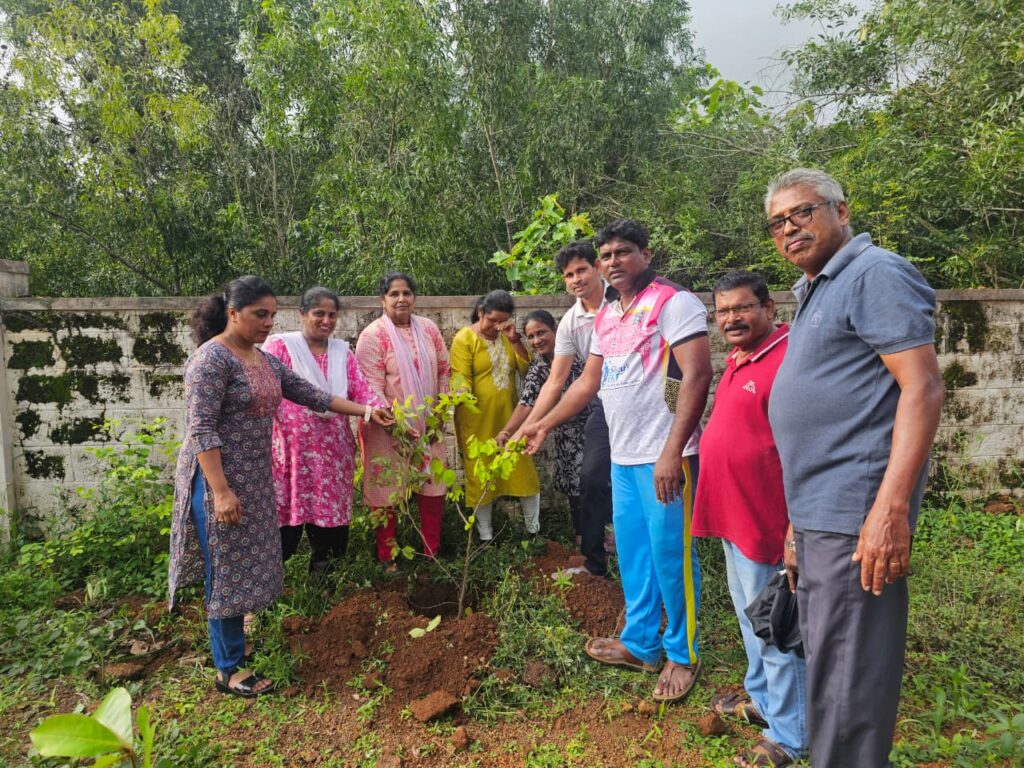 *ಕೆಥೋಲಿಕ್ ಸಭಾ ಉಡುಪಿ ಪ್ರದೇಶ (ರಿ) ಕೊಳಲಗಿರಿ ಘಟಕ ಹಾಗೂ ಸ್ತ್ರೀ ಸಂಘಟನೆ ಸಹಕಾರದಿಂದ ವನಮಹೋತ್ಸವ ಆಚರಿಸಲಾಯಿತು