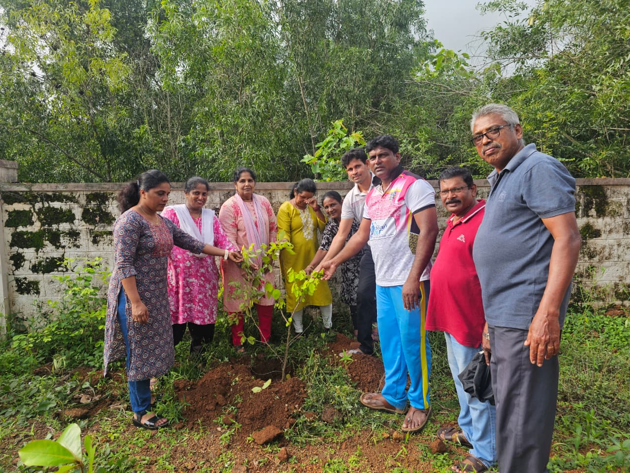 *ಕೆಥೋಲಿಕ್ ಸಭಾ ಉಡುಪಿ ಪ್ರದೇಶ (ರಿ) ಕೊಳಲಗಿರಿ ಘಟಕ ಹಾಗೂ ಸ್ತ್ರೀ ಸಂಘಟನೆ ಸಹಕಾರದಿಂದ ವನಮಹೋತ್ಸವ ಆಚರಿಸಲಾಯಿತು