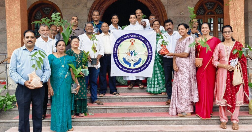 ಪಂಬೂರಿನಲ್ಲಿ ಪರಿಸರ ಆಯೋಗದಿಂದ ಹಸಿರು ಉಡುಗೊರೆ ವಿನಿಮಯ ಮತ್ತು ವೃಕ್ಷಾರೋಪಣೆಯೊಂದಿಗೆ ವನಮಹೋತ್ಸವ–2026 ಸಂಭ್ರಮ
