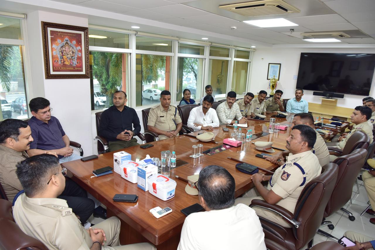 ಪೊಲೀಸ್ ಸಿಬ್ಬಂದಿಯ ಆರೋಗ್ಯಕ್ಕೆ ಮಣಿಪಾಲ ಸಮೂಹದ ಕೈ: 45 ಹೆಲ್ತ್ ಕಿಟ್ ಹಸ್ತಾಂತರ*