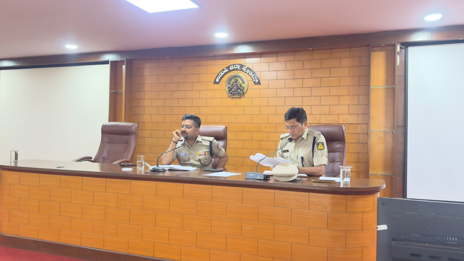 ಉಡುಪಿಯಲ್ಲಿ 53 ಸಮುದಾಯ ಮುಖಂಡರೊಂದಿಗೆ ಸಭೆ: DCRE ಠಾಣೆ ಬಲವರ್ಧನೆಗೆ ಸರ್ಕಾರದ ಗಮನಕ್ಕೆ