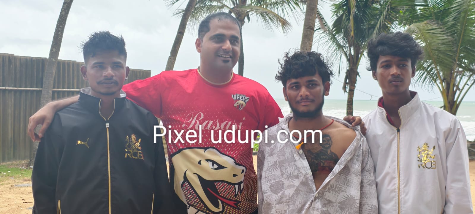 ಉಡುಪಿ : ‘ಕಿಂಗ್ ಕೊಹ್ಲಿ’ಯ ಪರಮಭಕ್ತ : ಚಿತ್ರದುರ್ಗದ ಈ ವಾಹನ ಚಾಲಕನ ಕ್ರೇಜಿ ಫ್ಯಾನ್ ಸಾಧನೆ ನೋಡಿದ್ರೆ ನೀವೂ ಶಾಕ್ ಆಗ್ತೀರಾ!