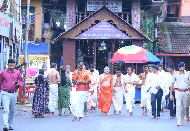 ಕೇರಳ ಸಿಎಂ ವಿ.ಡಿ. ಸತೀಶನ್ ಕೊಲ್ಲೂರು ಮೂಕಾಂಬಿಕ ದೇಗುಲಕ್ಕೆ ಭೇಟಿ