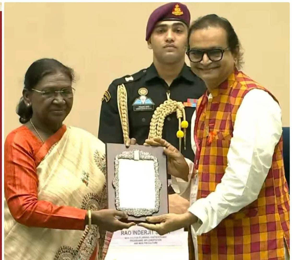 ರಾಷ್ಟ್ರಪತಿ ದ್ರೌಪದಿ ಮುರ್ಮುರಿಂದ ಕೆರೆಮನೆ ಶಿವಾನಂದ ಹೆಗಡೆಗೆ ಅಕಾಡೆಮಿ ಪ್ರಶಸ್ತಿ ಪ್ರಧಾನ