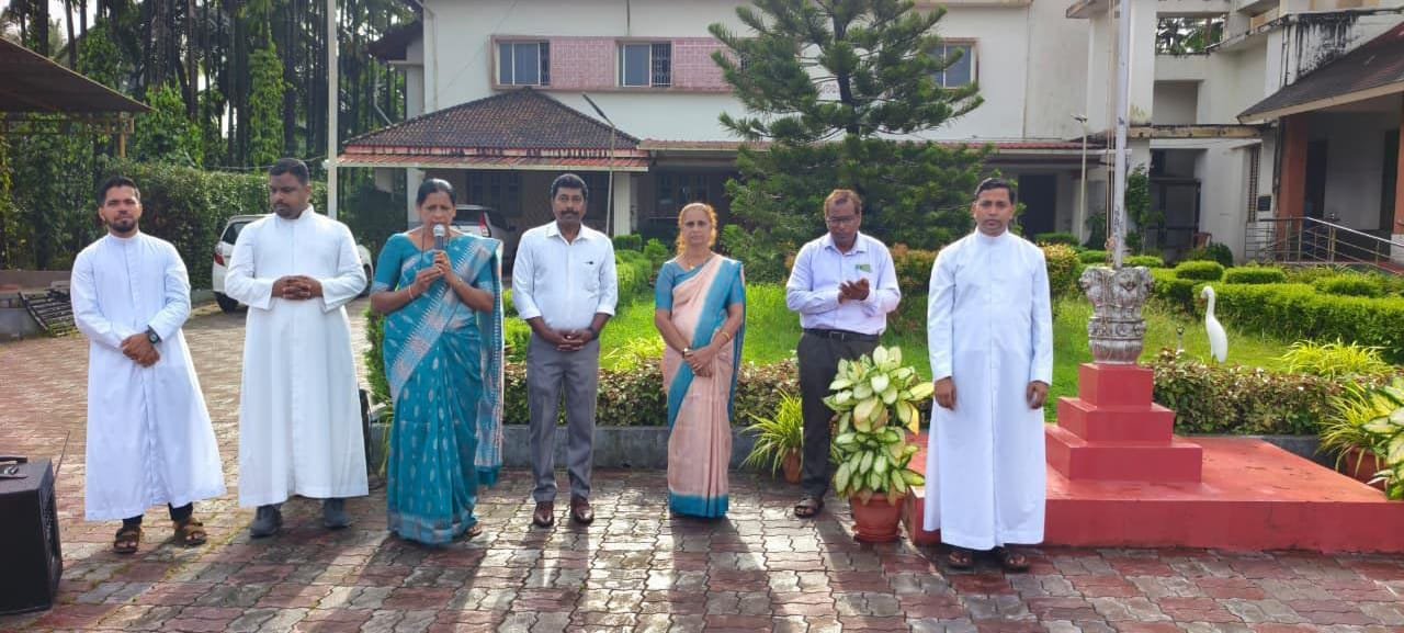 ಪಾಂಬೂರು ಹೋಲಿ ಕ್ರಾಸ್ ಚರ್ಚ್‌ನಲ್ಲಿ ಸ್ವಾತಂತ್ರ್ಯ ದಿನಾಚರಣೆ