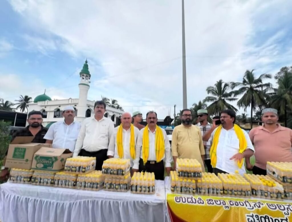 ಸೌಹಾರ್ದತೆಗೆ ಸಾಕ್ಷಿಯಾದ ಉಡುಪಿ – ಬಿಲ್ಲವ ಯುವ ವೇದಿಕೆ ಜಾಥಾವನ್ನು ಮಸೀದಿ ಎದುರು ಸ್ವಾಗತಿಸಿದ ಕಾಂಗ್ರೆಸ್ ಅಲ್ಪಸಂಖ್ಯಾತ ಘಟಕ