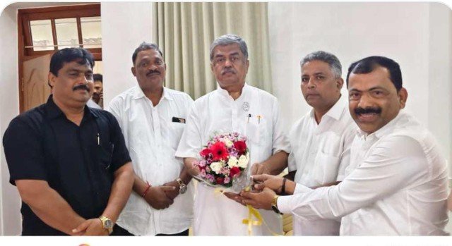 ನಗರ ಪ್ರಾಧಿಕಾರಗಳ ಒಕ್ಕೂಟದ ನಿಯೋಗದಿಂದ ಕೆಪಿಸಿಸಿ ಅಧ್ಯಕ್ಷ ಬಿ. ಕೆ. ಹರಿಪ್ರಸಾದ್ ಭೇಟಿ