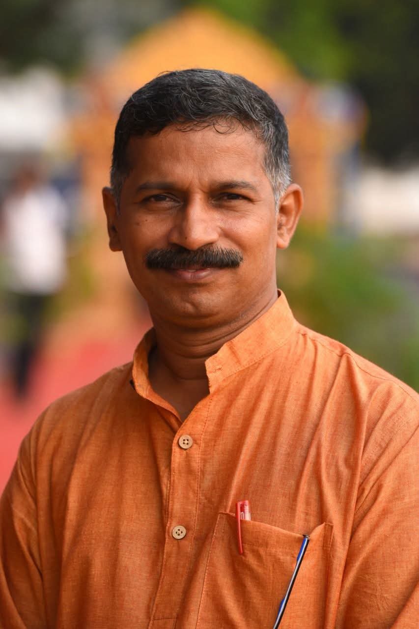 ನರೇಂದ್ರ ಕುಮಾರ್ ಕೋಟರವರಿಗೆ ಗುರುಭ್ಯೋ ಗುರುಭ್ಯೋ ನಮಃ ಶಿಕ್ಷಕ ಪುರಸ್ಕಾರ