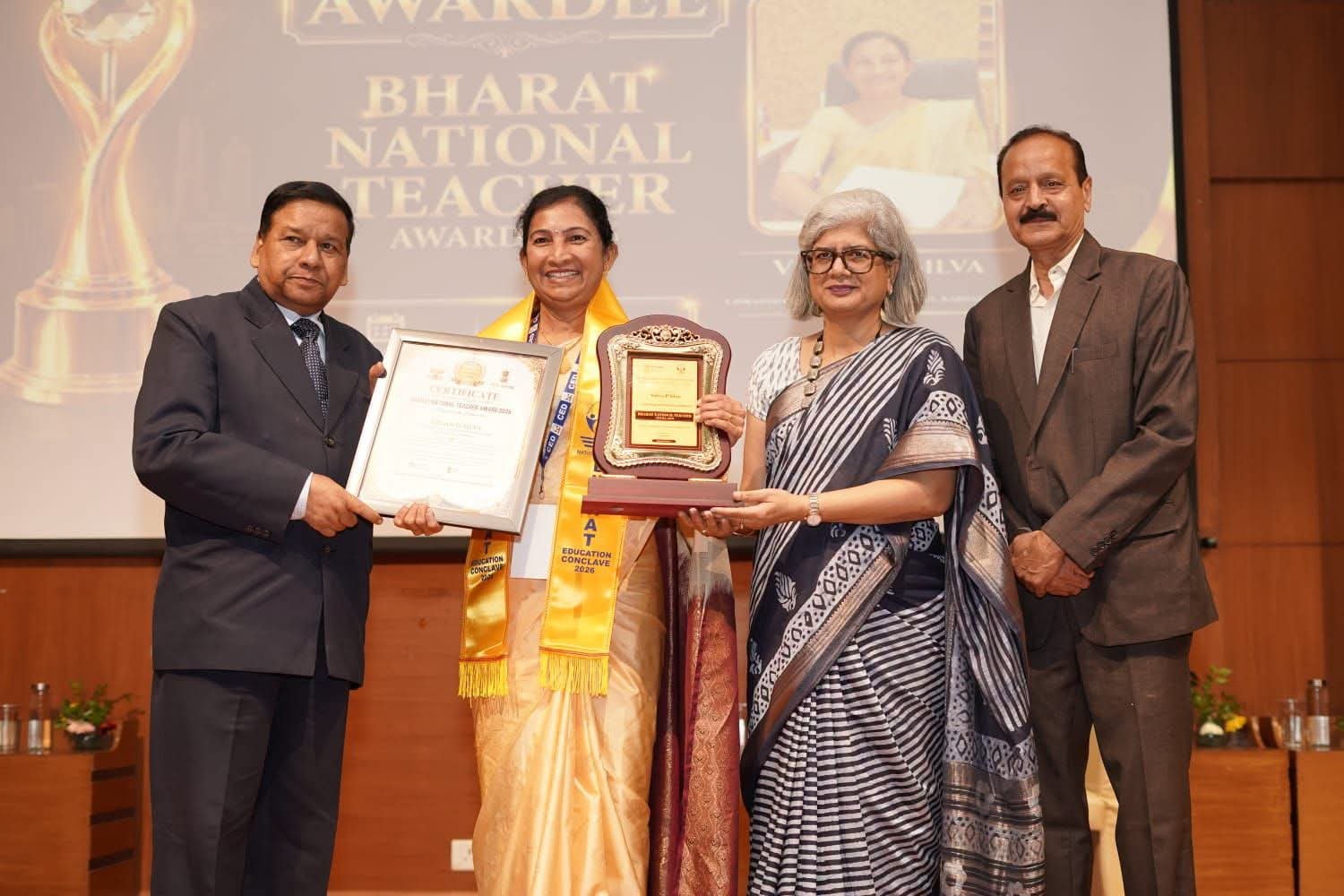 ವಿಲ್ಮಾ ಡಿಸಿಲ್ವಾ ಇವರಿಗೆ ಭಾರತ್ ನ್ಯಾಷನಲ್ ಟೀಚರ್ ಅವಾರ್ಡ್.