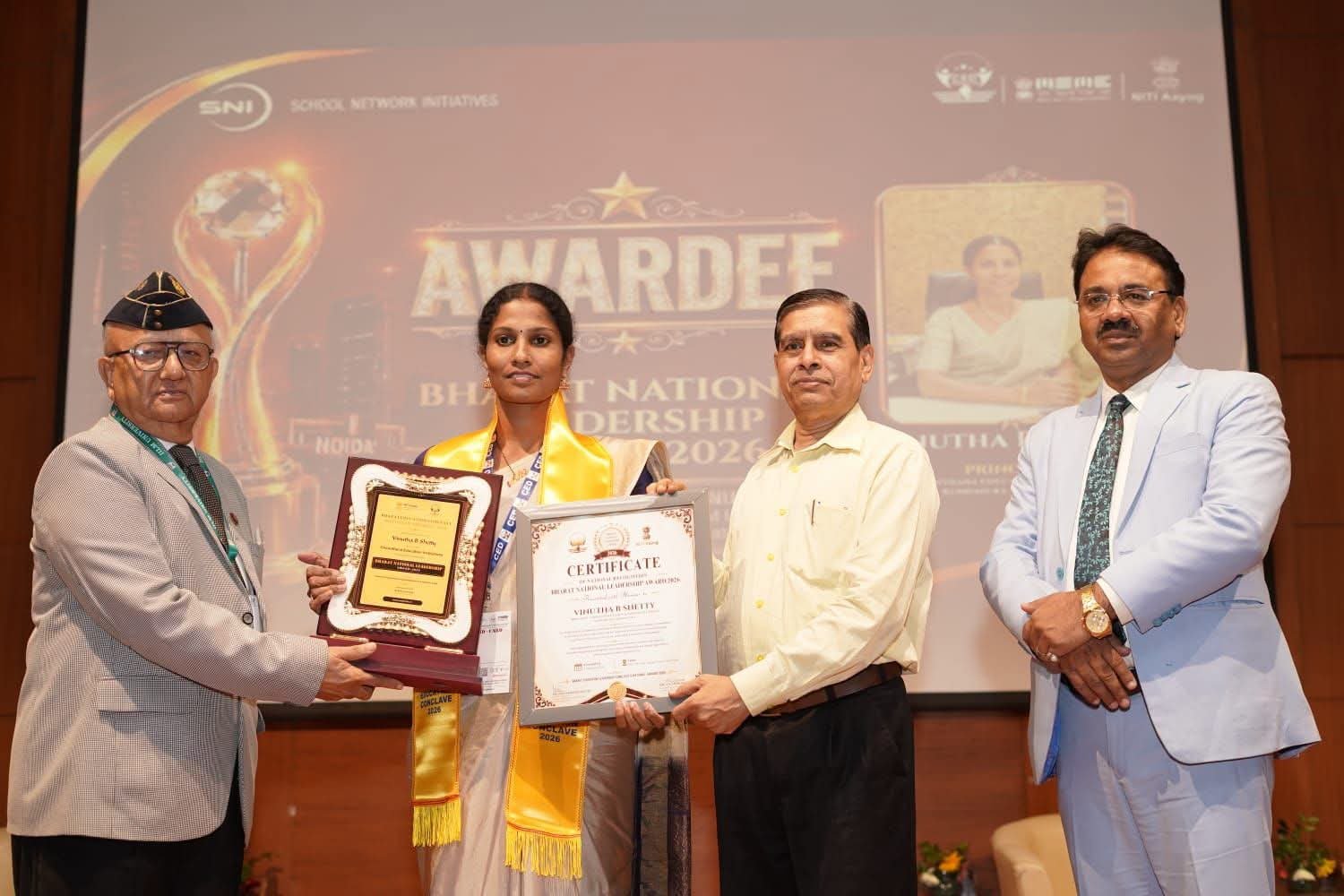 ವಿನುತಾ ಬಿ ಶೆಟ್ಟಿ ಇವರಿಗೆ ನ್ಯಾಷನಲ್ ಲೀಡರ್ ಶಿಪ್ ಅವಾರ್ಡ್.