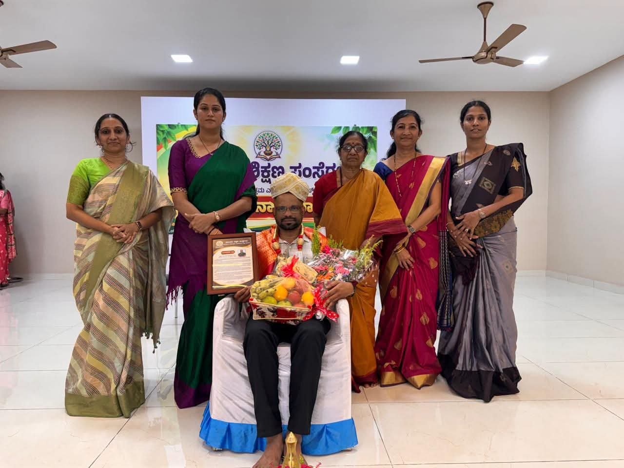ಚಿರಂತನ ಶಿಕ್ಷಣ ಸಂಸ್ಥೆಗಳು ಕೋಟೇಶ್ವರ -: ರಾಜ್ಯಮಟ್ಟದ ಶ್ರೇಷ್ಠ ಶಿಕ್ಷಕ ಪ್ರಶಸ್ತಿ ಪುರಸ್ಕೃತ ಅಶೋಕ ತೆಕ್ಕಟ್ಟೆ ಅವರಿಗೆ ಕೋಟೇಶ್ವರದ ಚಿರಂತನ ಶಿಕ್ಷಣ ಸಂಸ್ಥೆಗಳಲ್ಲಿ ಸನ್ಮಾನ.