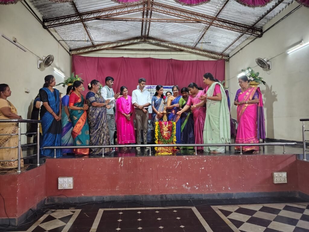 ಸರ್ಕಾರದ ಅನುದಾನವನ್ನು ಸದ್ವಿನಿಯೋಗ ಮಾಡಿಕೊಂಡು ಸ್ವಾವಲಂಬಿಗಳಾಗಿ –ಮಹಿಳೆಯರಿಗೆ ವಿಜಯಕುಮಾರ್ ಕರೆ*