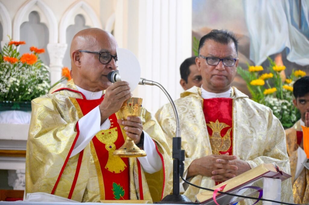 ಪವಿತ್ರ ಶಿಲುಬೆಯ ಹಬ್ಬವನ್ನು ಭಕ್ತಿಭಾವ ಮತ್ತು ಸಂಭ್ರಮದಿಂದ ಆಚರಿಸಿದ ಪಾಂಬೂರು ಹೋಲಿ ಕ್ರಾಸ್ ಚರ್ಚ್