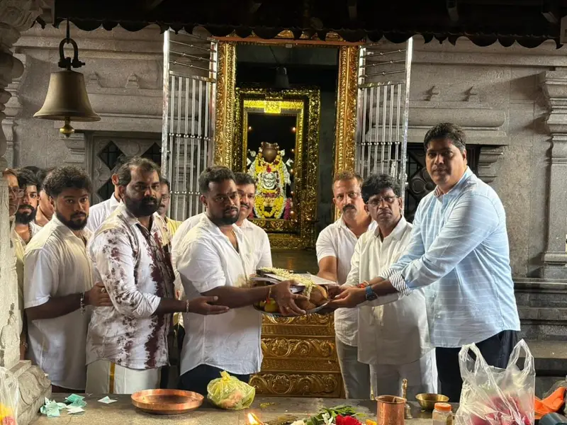 ಬ್ರಹ್ಮಾವರ ಬೈಕಾಡಿಯಲ್ಲಿ ನೂತನ ತುಳು ಟೆಲಿ ಮೂವಿಗೆ ಮುಹೂರ್ತ ತುಳು ಭಾಷೆ, ಸಂಸ್ಕೃತಿ ಹಾಗೂ ಕರಾವಳಿಯ ಬದುಕಿನ ಅನಾವರಣಕ್ಕೆ ಹೊಸ ಪ್ರಯತ್ನ